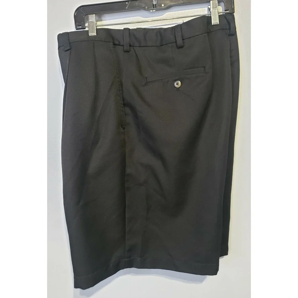 Hagger Golf Shorts Men's Size 38 Chino Pleated Front Comfort Casual Black